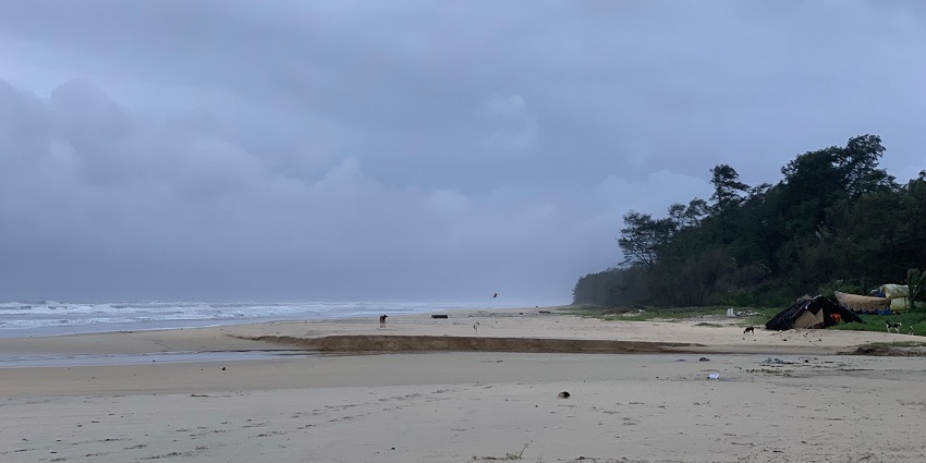 Snapshot of the open Cavelossim Beach during the evening time in Goa
