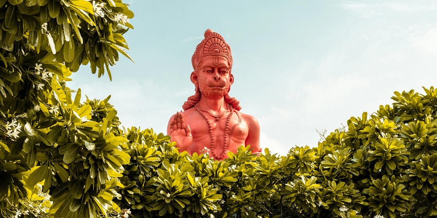 A close-up of the Lord Hanuman statue at Aligarh’s Hanuman Ji temple.