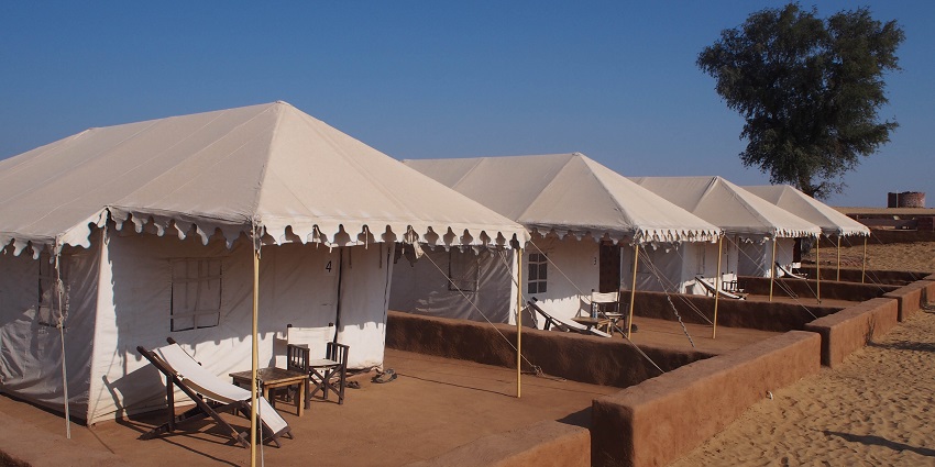 Hariyali Dhani is one of the top camps in Jodhpur with traditional tents, Rajasthani cuisine, and camel rides.