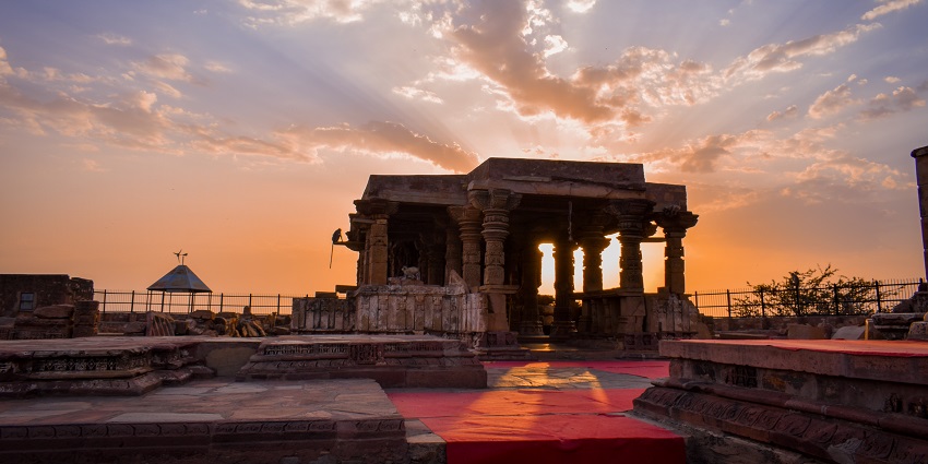 Sikar, near Khatu Shyam Ji, features frescoed havelis and markets and historic Temple sunset view