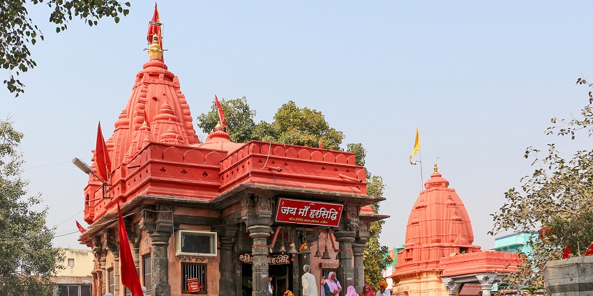 Vibrant scene at Harsiddhi Temple in Ujjain, bustling with devotees and spiritual energy.