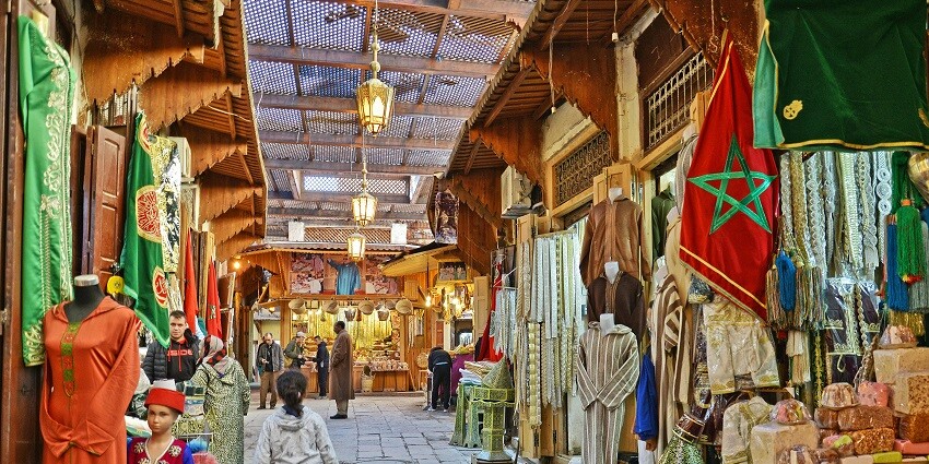 One of the shopping places in Udaipur, Hathi Pol Market offers Rajasthani art, crafts, apparel, and jewellery.