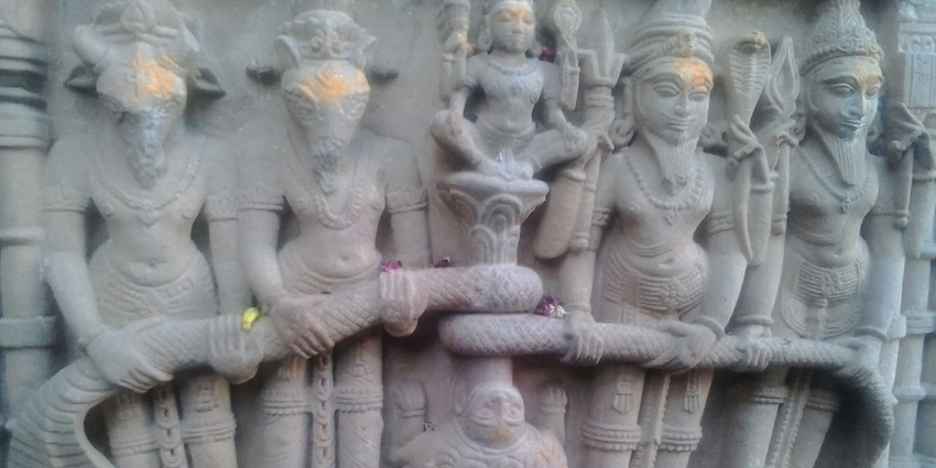 The wall carvings at this temple depict the story of Samudra Manthan.
