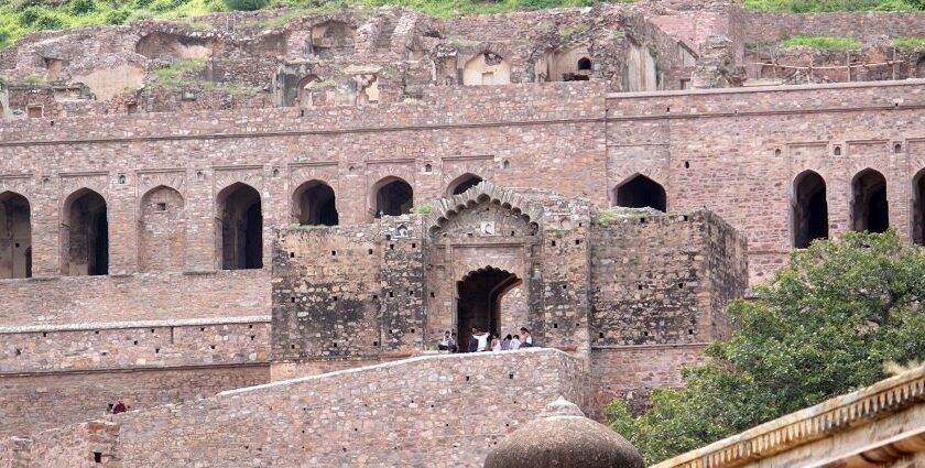 The haunted places in Rajasthan sites offer weird tales and paranormal intrigue.