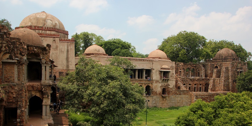 Hauz Khas Village is one of the popular places to visit near Qutub Minar.
