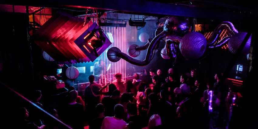Havana Social Bangkok which is one of the places to enjoy Sukhumvit Bangkok nightlife.