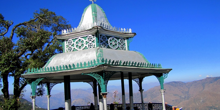 Hawa Ghar is a majestic architectural marvel in Rajasthan that is worth visiting