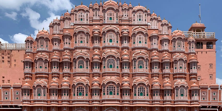 Hawa Mahal’s striking front view, a must-see popular spot near Dolls Museum Jaipur.