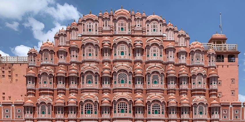 surreal architecture of Hawa mahal, one of the places to visit in jaipur for couples