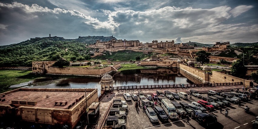 Hawa Mahal to Amber Palace, one of the most popular paths for trekking in Jaipur.