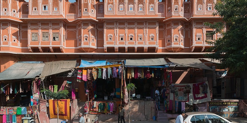 Hawa Mahal Bazaar has vibrant shops with unique souvenirs and handicrafts.