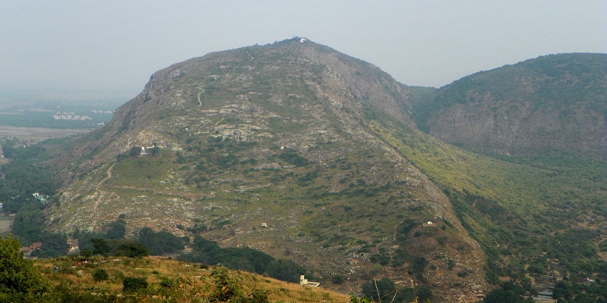 Enjoy the awe-inspiring views in Hazaribagh, one of the hill stations near Patna, Bihar.