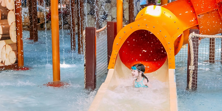 The Jaipur theme parks also comprise water parks that are filled with water slides