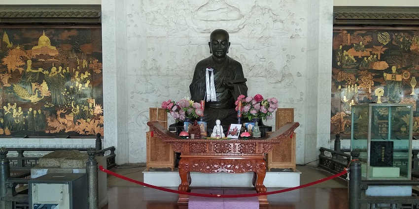 An alter of Hieun Tsang in Hieun Tsang Memorial Hall in the memory of Chinese scholar.