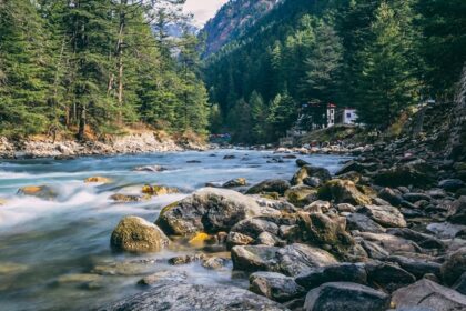 Image of beautiful Parvati river at Kasol mesmerising hill stations near Patiala