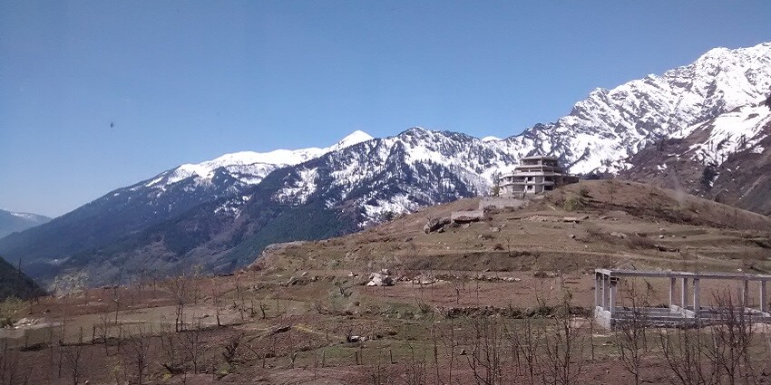 The hills provide a perfect spot for staying in the Manali Trekking Camp for an adventurous trek.