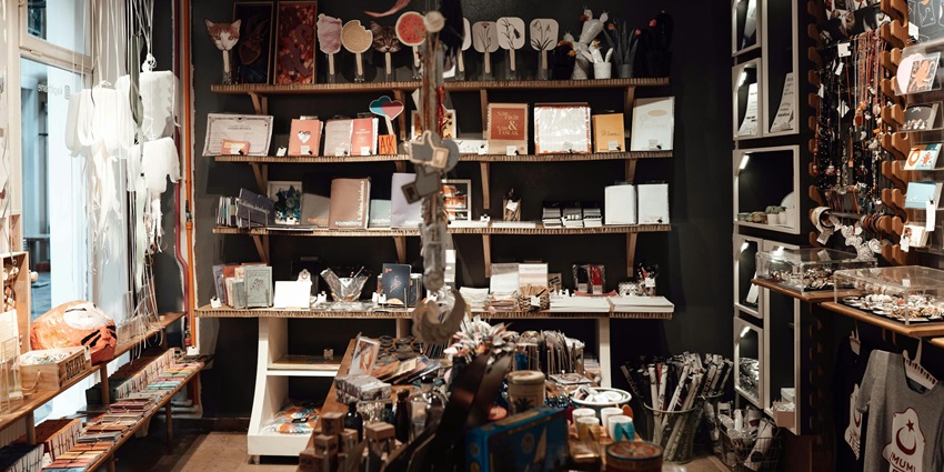 Himachal Emporium is one of the most fantastic places to visit for shopping in Shimla.