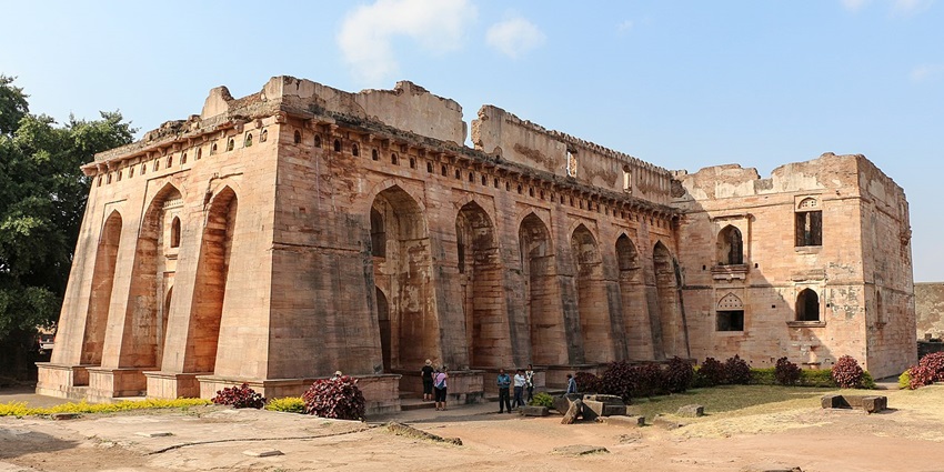 An image showing the interior view of Hindola Mahal in Mandu, one of the best places to visit in Mandu.