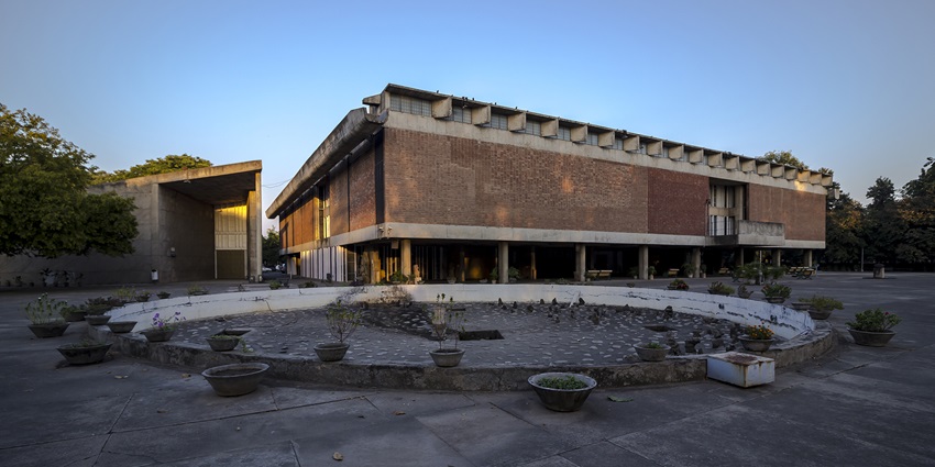 A picture of the Government Museum And Art Gallery Chandigarh taken from outside