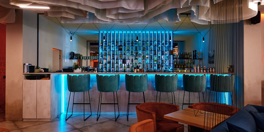 Hola Pub in Udaipur provides Tapas, and a vibrant Spanish atmosphere