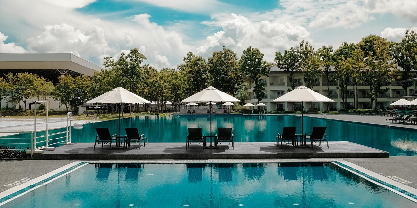 Accommodations near the city offer a variety of facilities to ensure a comfortable stay after tiring days