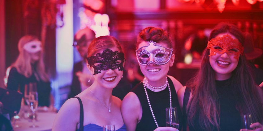 An image of a glamorous New Year party in Jalandhar at Hotel Cabbana with a lavish buffet.