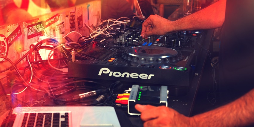 Enjoy lively nightclub scenes, one of the best places for everyone to visit and explore.