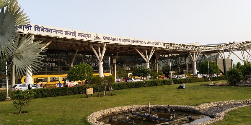 The Swami Vivekananda Airport, Raipur which is the nearest airport to the sanctuary.