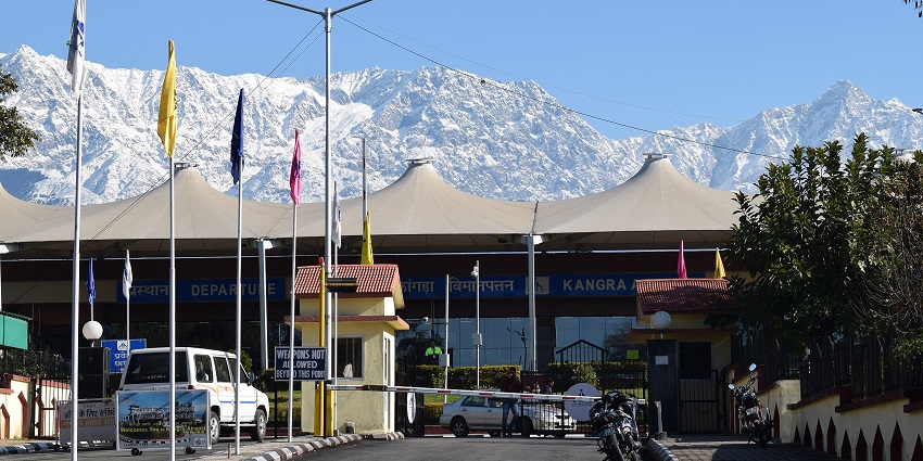 Kangra-Gaggal Airport, the nearest airport to the spot for paragliding in Dalhousie.