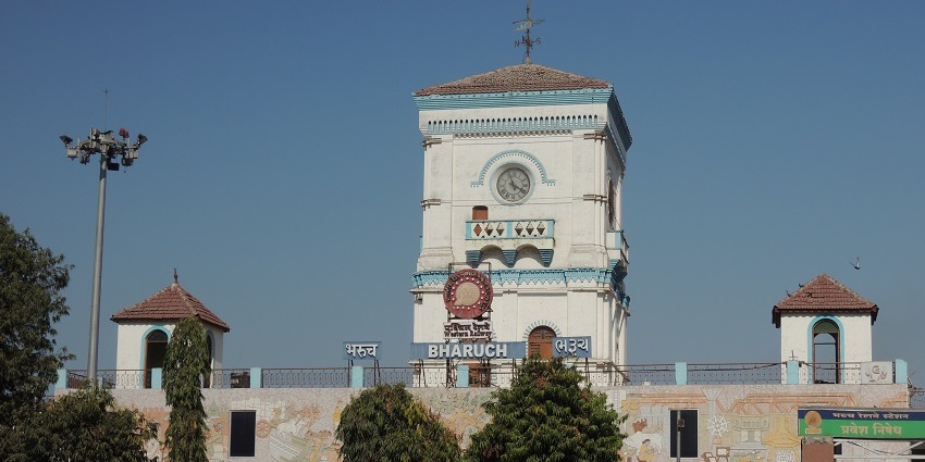 The nearest railway station to Funtime water park.
