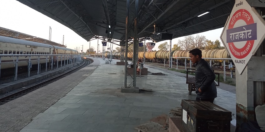 The nearest railway station to Green Leaf Water Park is Rajkot Junction from where you can get a cab