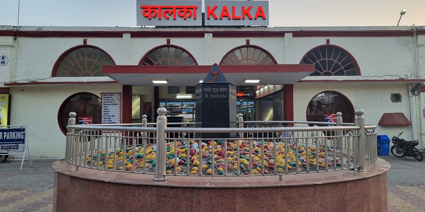The Kalka Railway Station is a way to head for paragliding in Shimla, Himachal Pradesh.