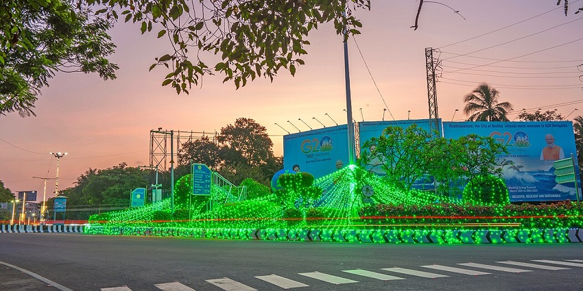 Snap of the roundabout somewhere in the Visakhapathan city during the evening