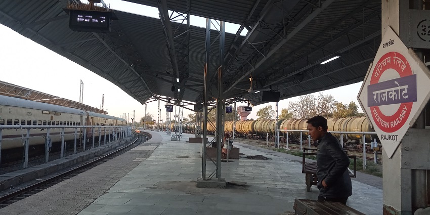 A train ride to Mitiyala Wildlife Sanctuary via train.