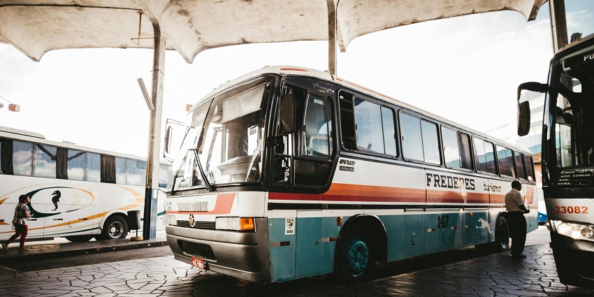 Boarding a bus from a nearby region is the best way to get to this attraction.