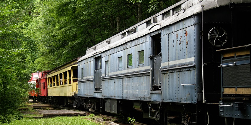 There are many convenient and budgeted ways to reach Rajasthan, one of them is train.