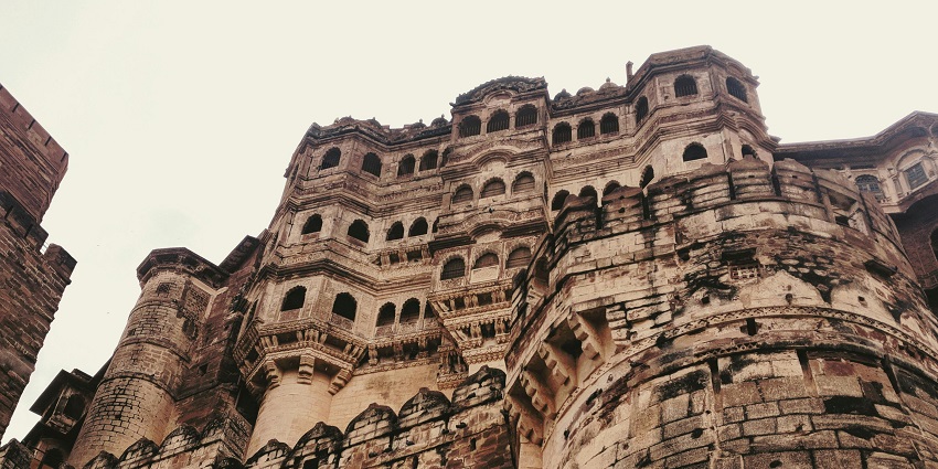 Close up shot of the fort walls, displaying the beautiful and detailed architecture
