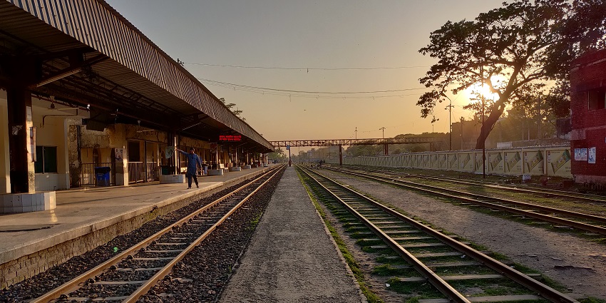 Kulem railway station is the nearest to Mollem National Park.