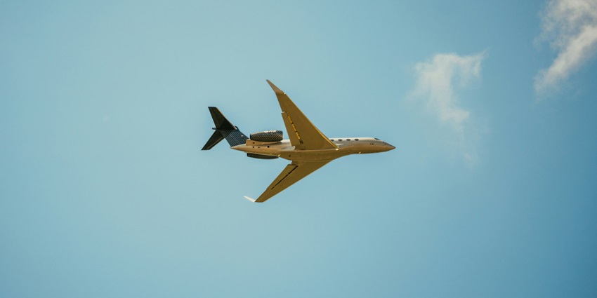 A view of an aeroplane, one of the most convenient and easiest ways to go to Rajasthan.