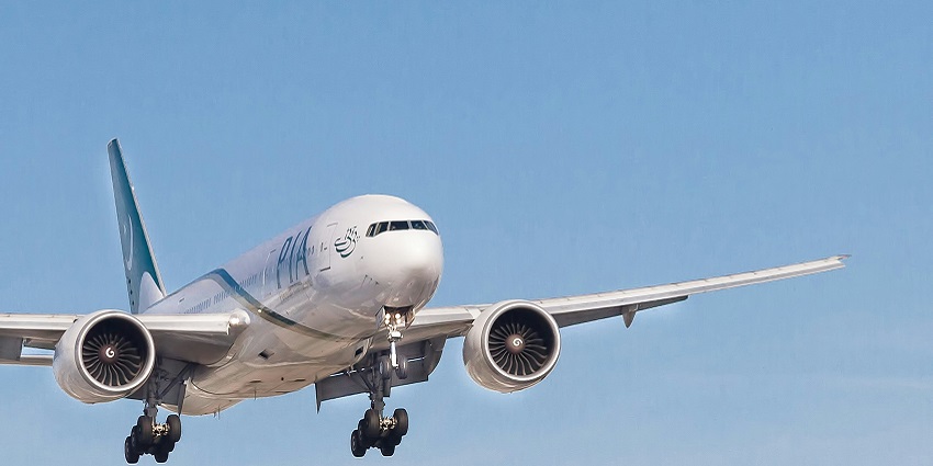 There are many convenient ways to reach Rajasthan, one of them is through flight.