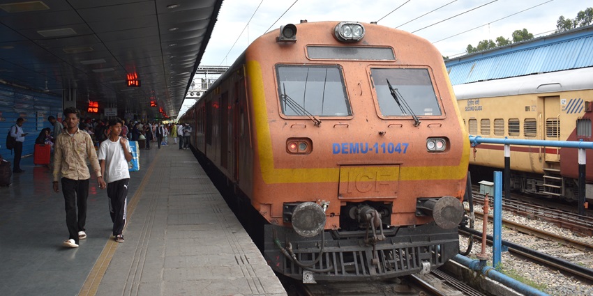 A train pulling into the Chandigarh Railway Station, which is one of the best ways to get to Manali