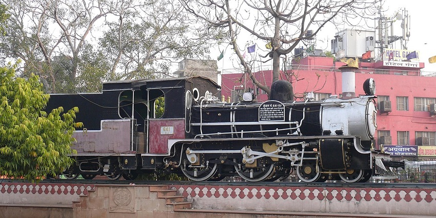 An image of Jaipur Railway Station which is the nearest railway station to Achrol Fort.