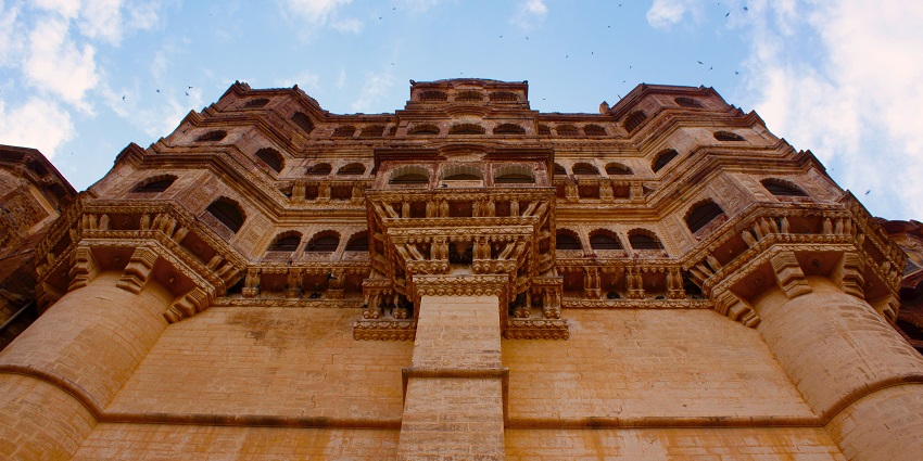 An image of a famous rajput architecture, a popular destination near Mehrangarh Fort.