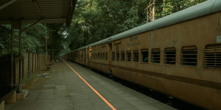 Empty benches at Ramgarh Cantt Railway Station, the nearest station to Chinnamasta Temple.