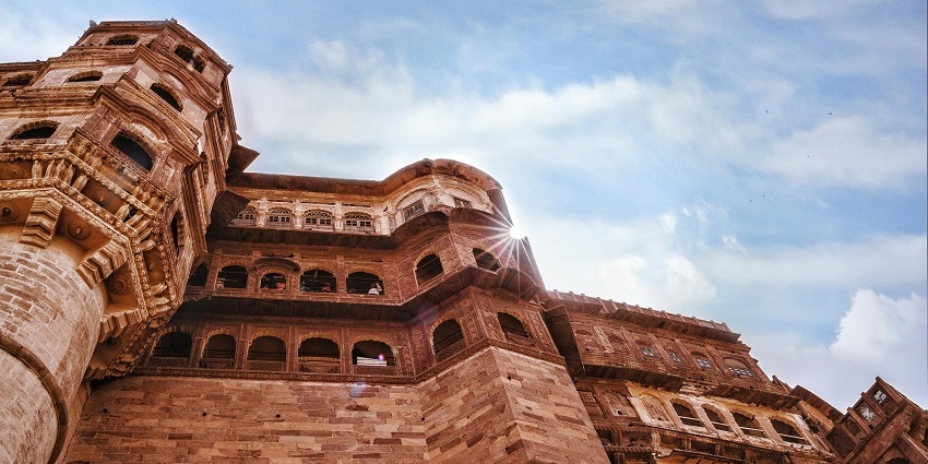 Close up view of the tall walls of the fort reflecting the detailed architecture