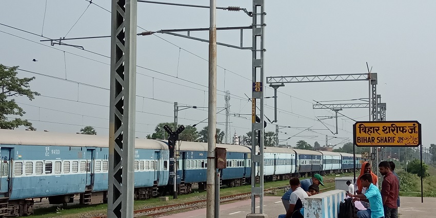 An image of a platform board of Bihar Sharif junction station, a way to reach Mundeshwari Temple.