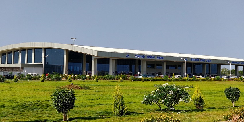 The nearest airport to Anshi National Park is Dharwad or Hubbli Airport, about 106 km away.