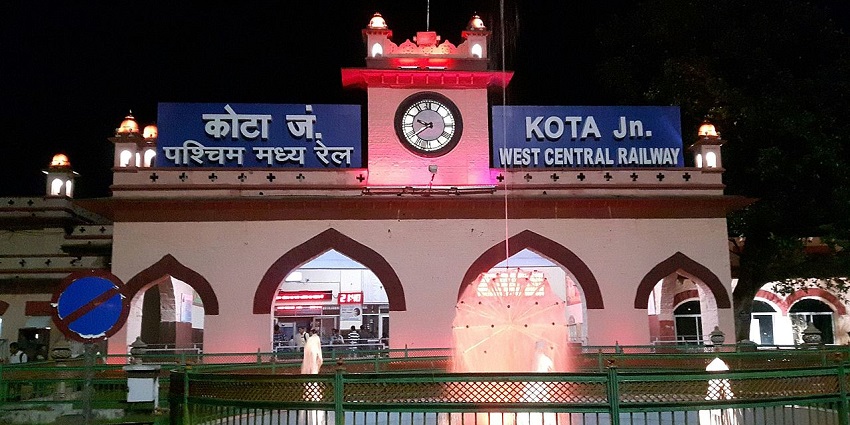 Kota railway station is the nearest to reach the Bhainsrorgarh Fort by train.