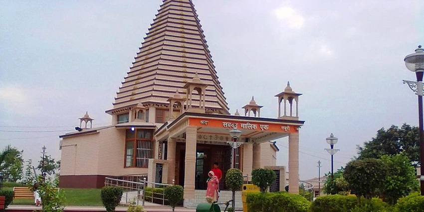 Distant view of the temple building, a haven for all tourists seeking solace and spiritual ambience