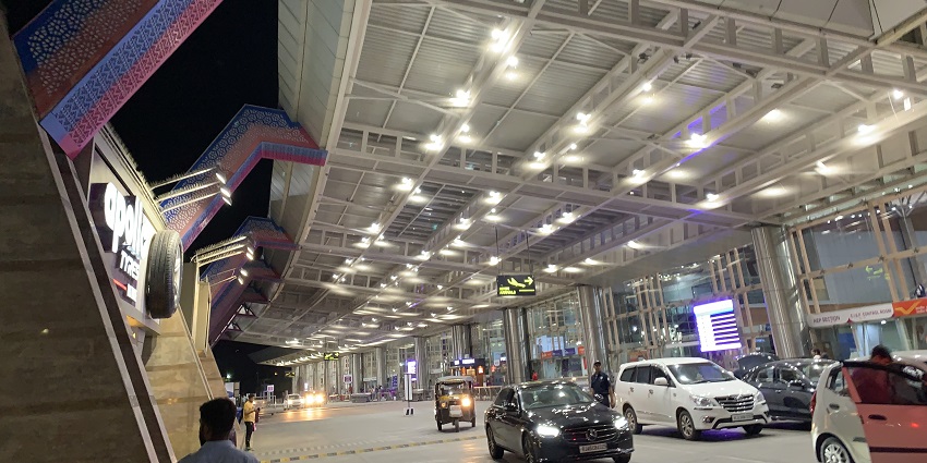 The nearest airport to Shahpur Fort is the Jaipur International Airport, 150 km away.